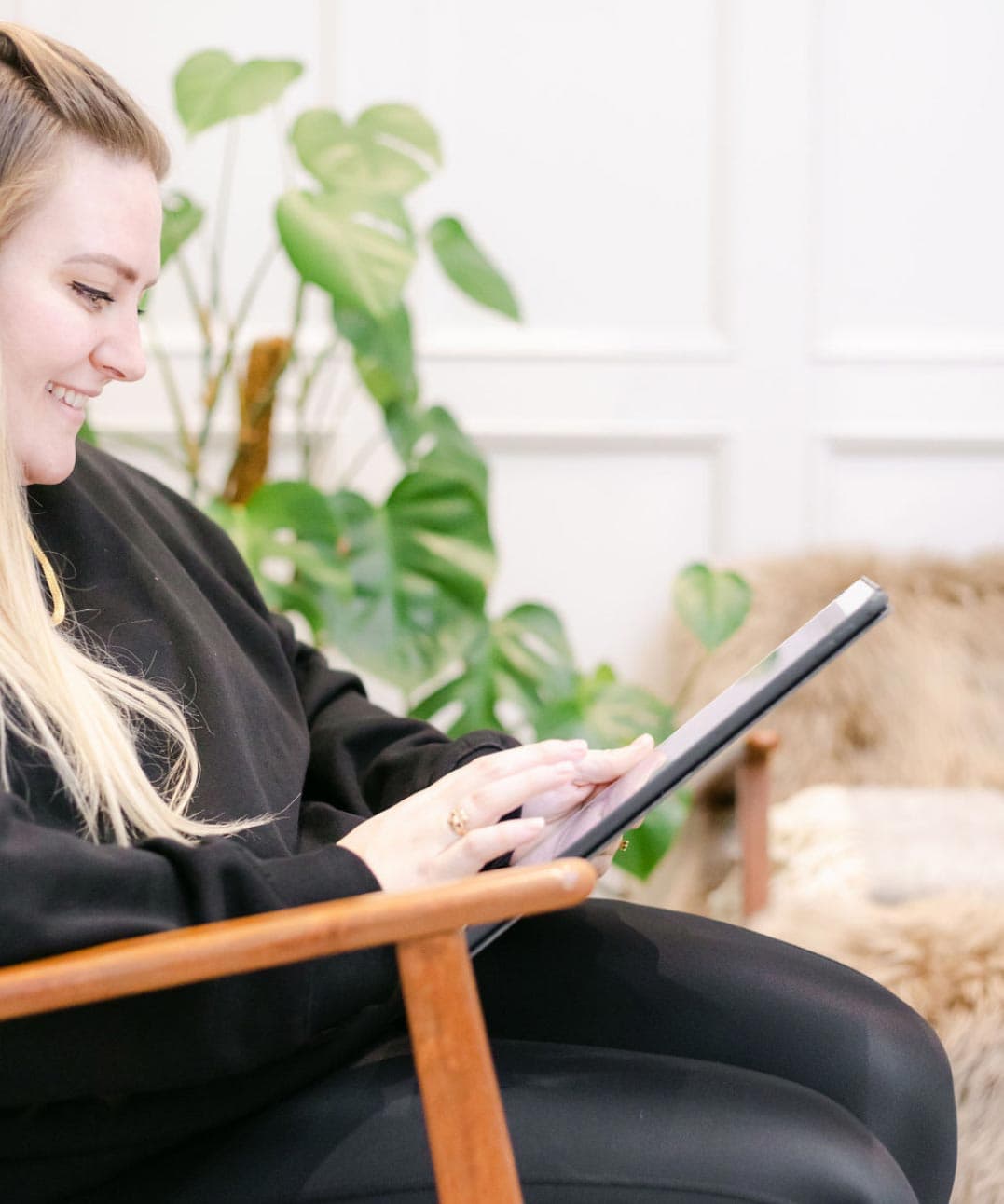 tablet-information-chair