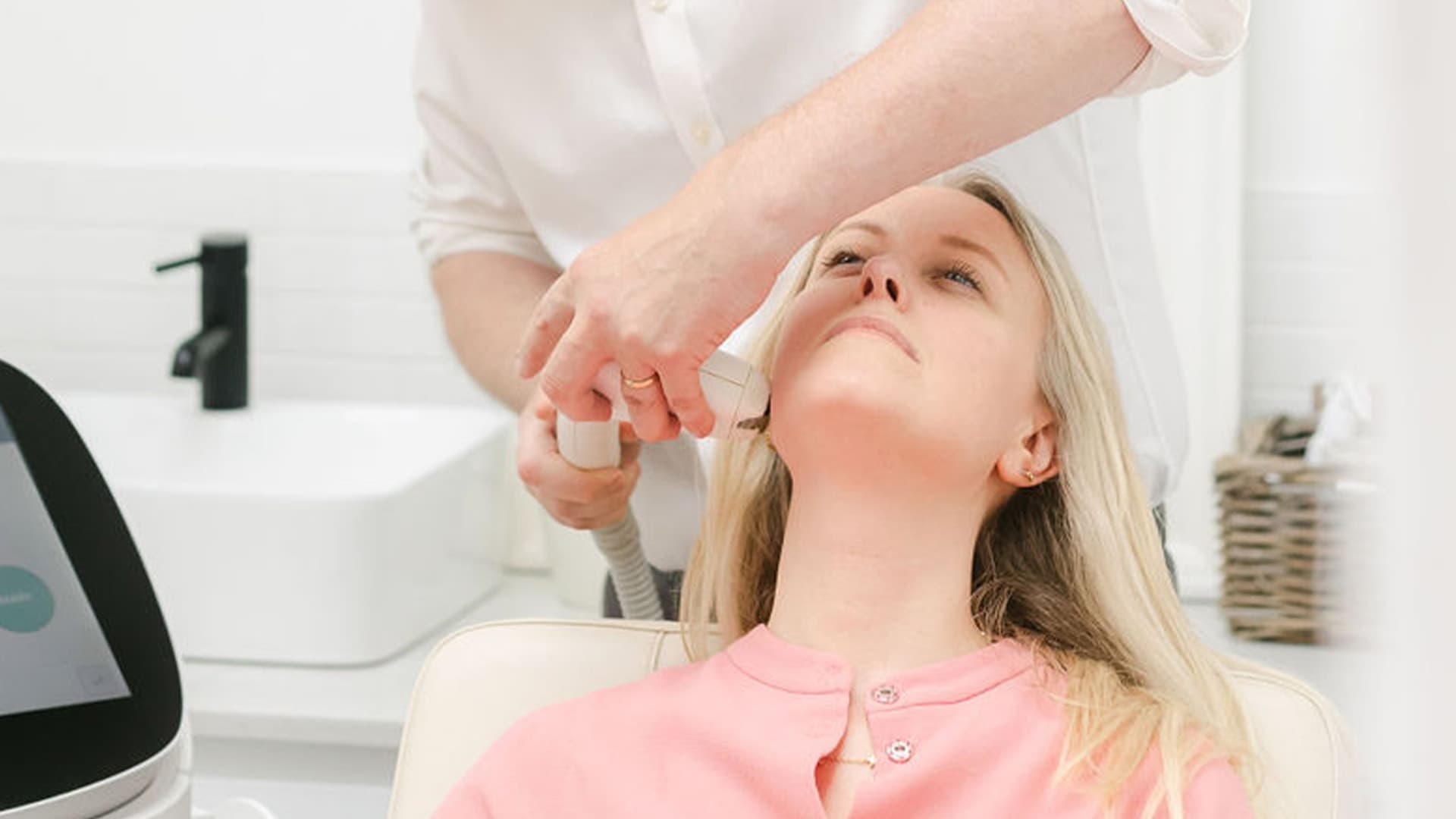 101-Harley-Street-face-treatment