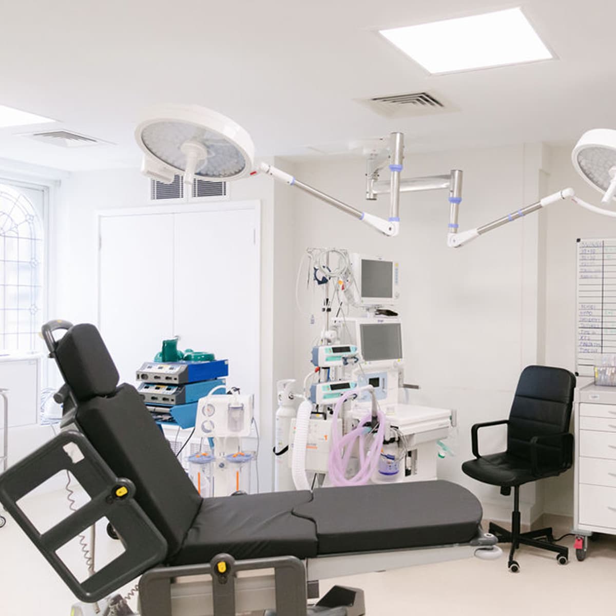 surgical-room-lights-equipment