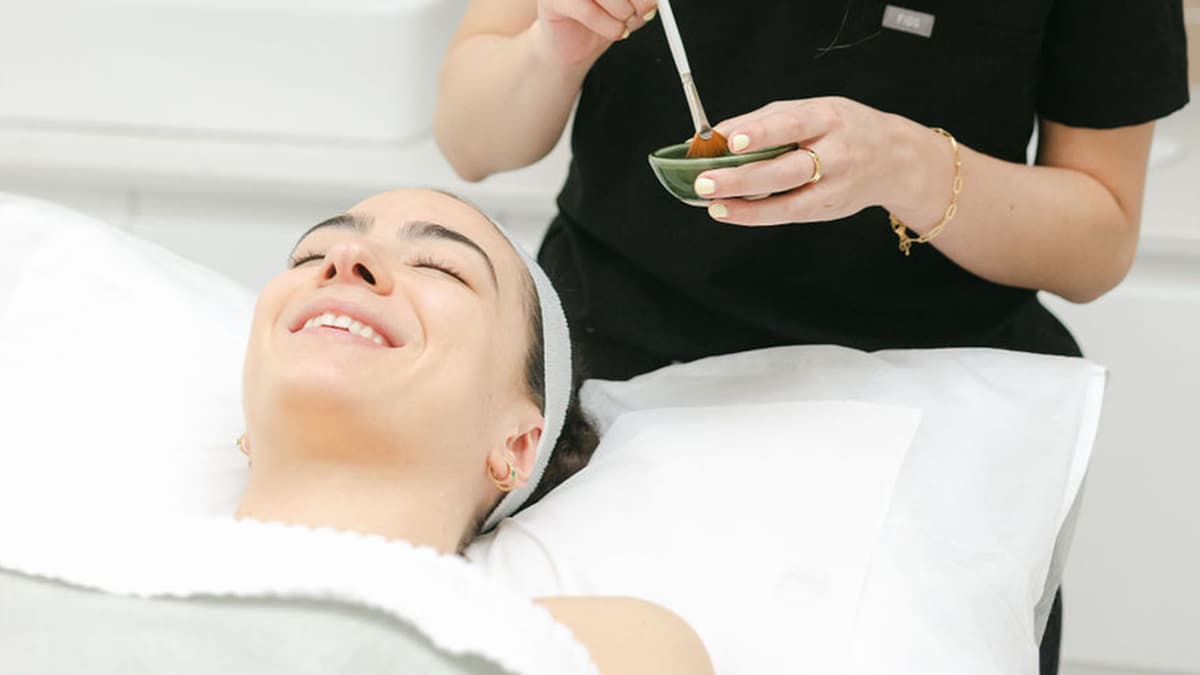 patient-skin-treatment-brush