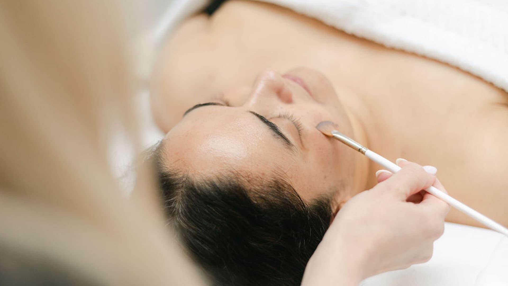 patient-skin-treatment-brush